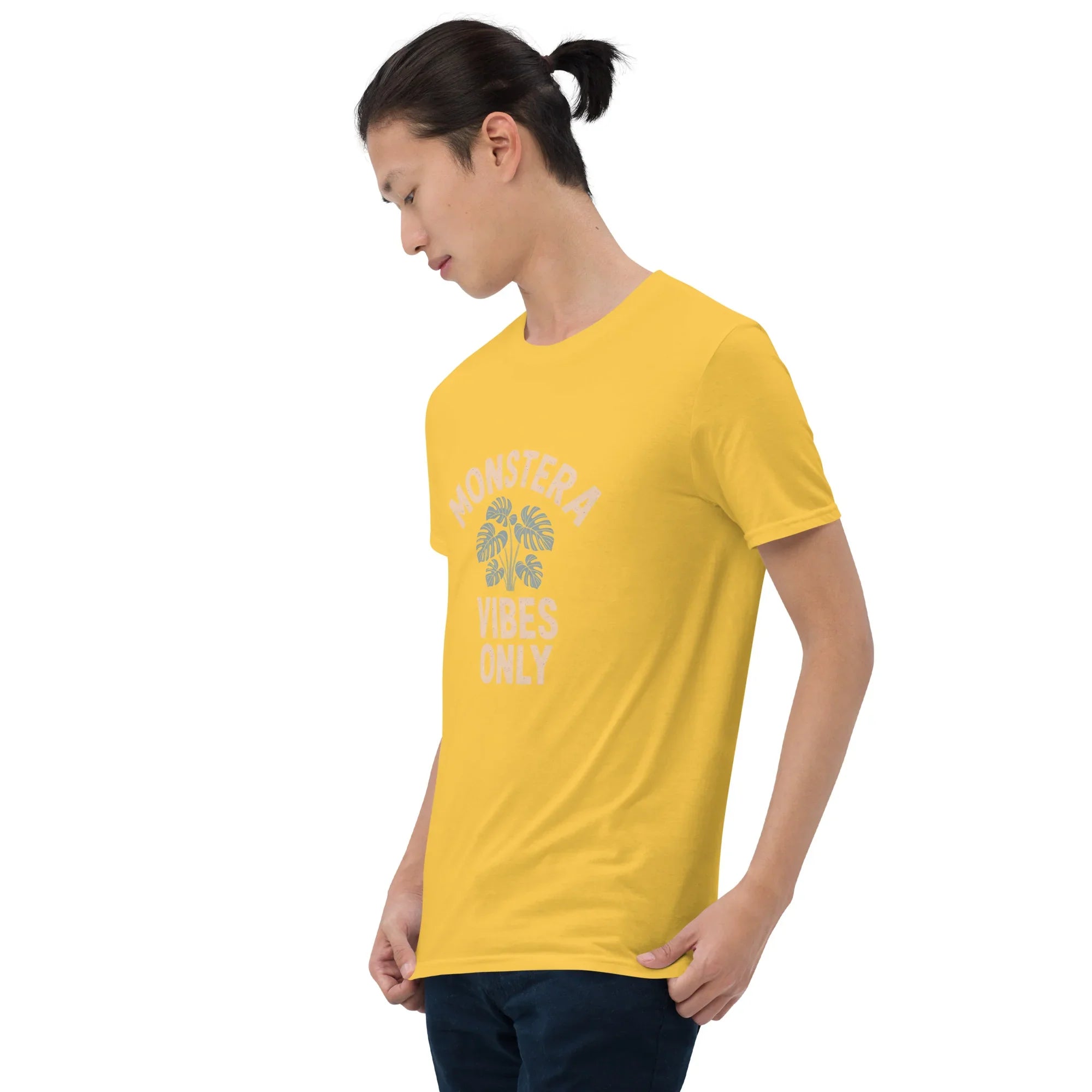 Monstera Plant T-Shirt – Monstera Vibes Only Minimal Tee - RaZits