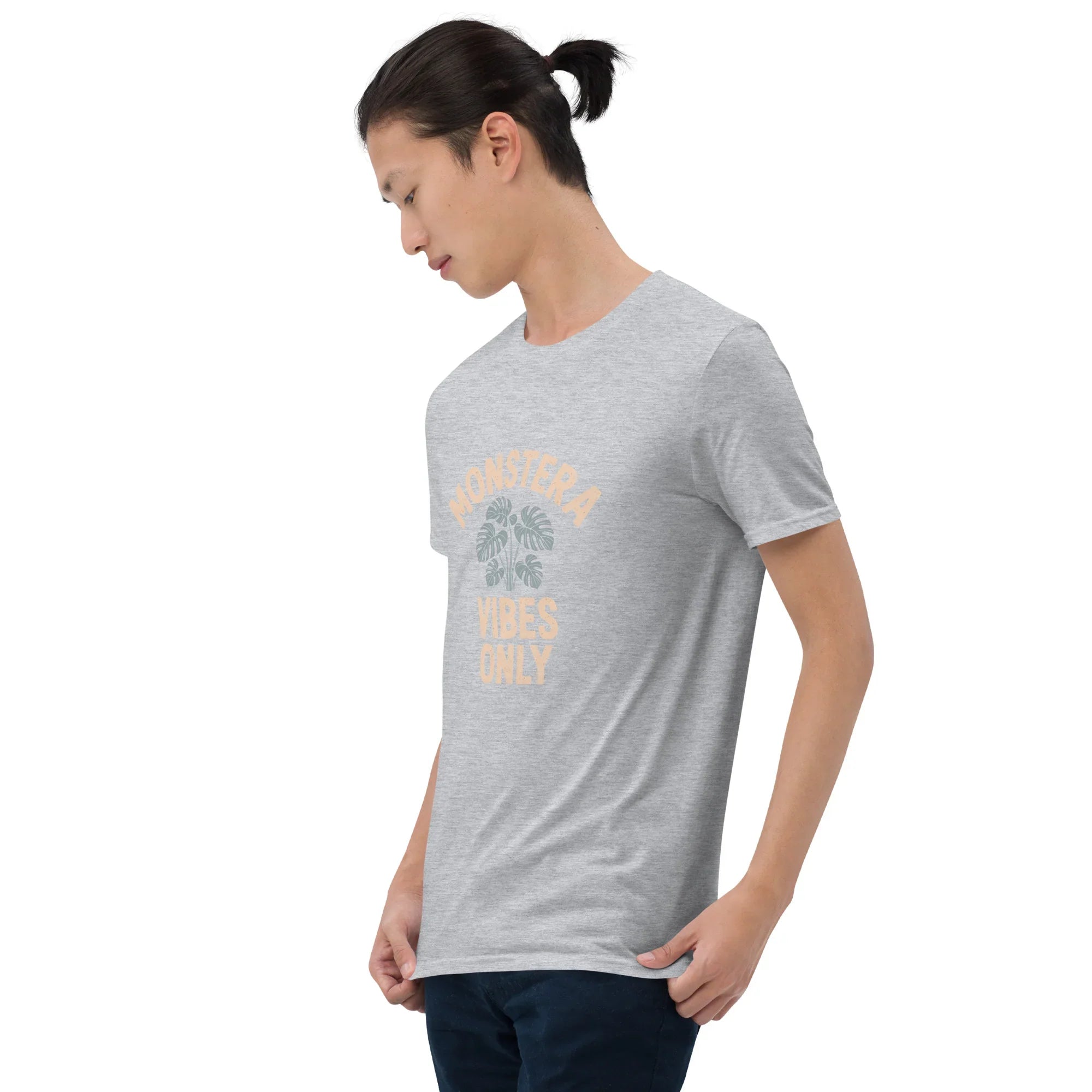 Monstera Plant T-Shirt – Monstera Vibes Only Minimal Tee - RaZits